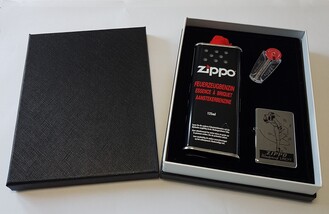 Zippo lighter displ. present Akra Box